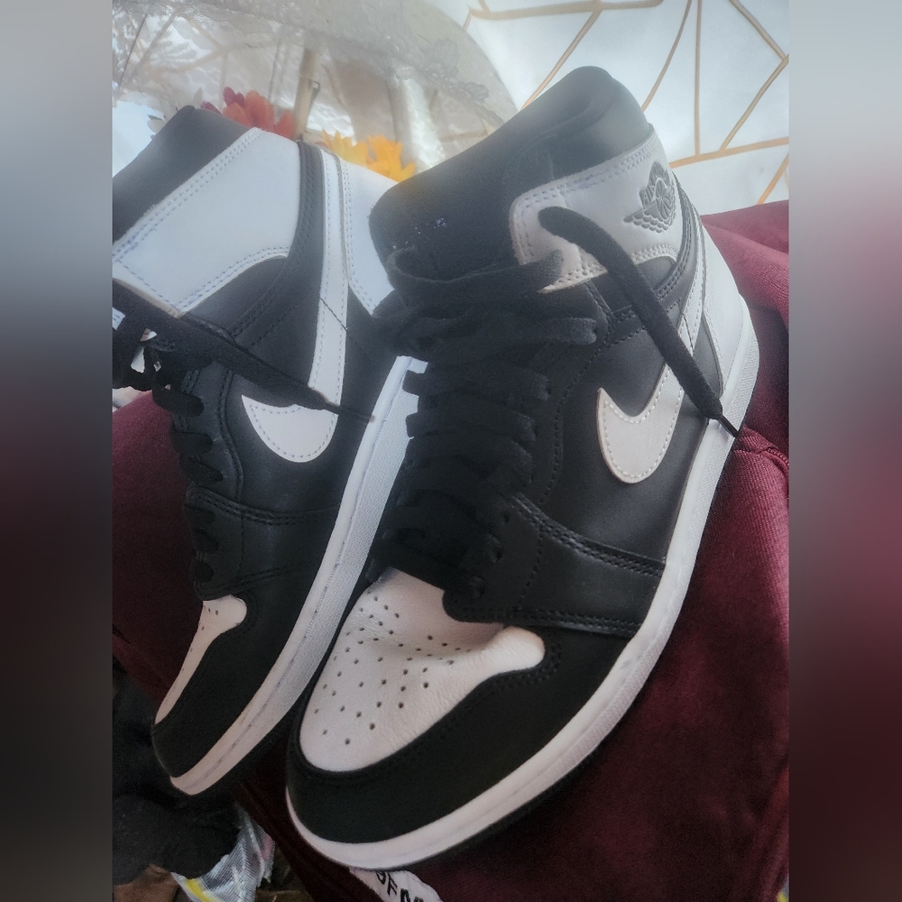 Jordan 1s - Picture 3 of 5